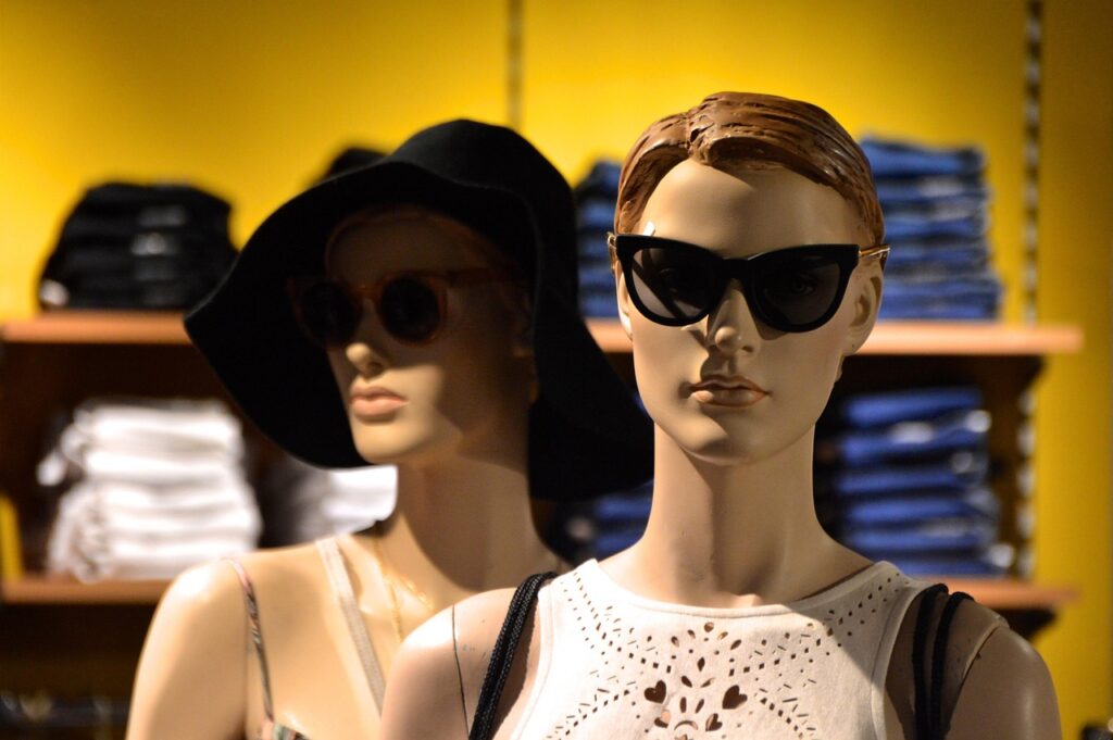 Texto 40 artcom Arara para Roupas de Parede: Guia Completo para Organizar, Valorizar o Espaço e Vender Mais no Varejo (2026)